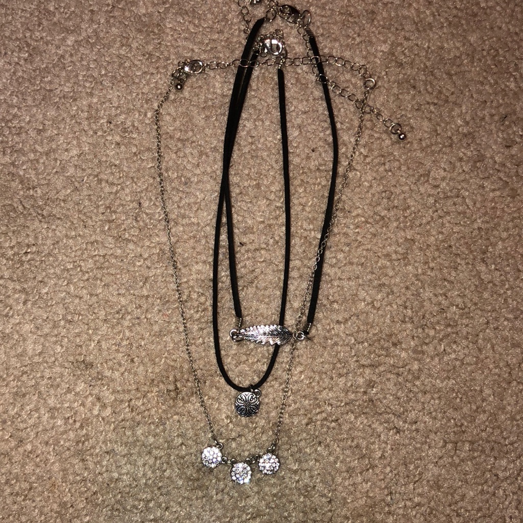 Chokers 10$